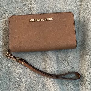 Michael Kors Wallet Phone Holder